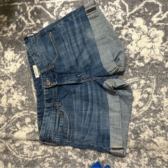 H&M boyfriend shorts - Picture 3 of 3